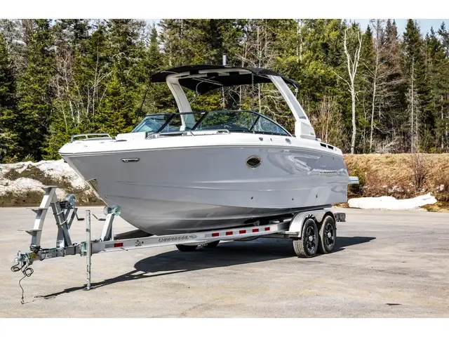 2025 Chaparral 267 SSX in Powerboats & Motorboats in Québec City - Image 4