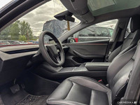 Experience effortless acceleration and exhilarating performance in this 2024 Tesla Model 3. With onl... (image 9)
