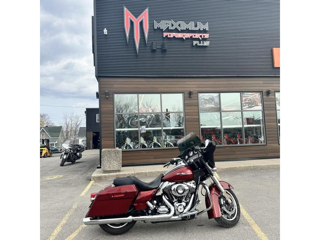 2009 Harley-Davidson STREET GLIDE 1584 in Sport Touring in Ottawa
