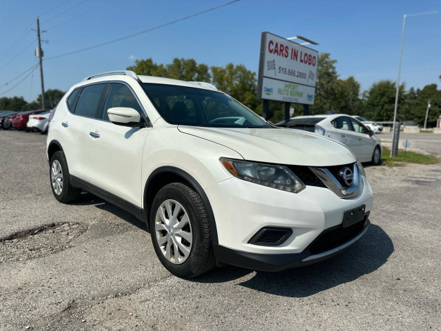 2015 Nissan Rogue AWD S in Cars & Trucks in London