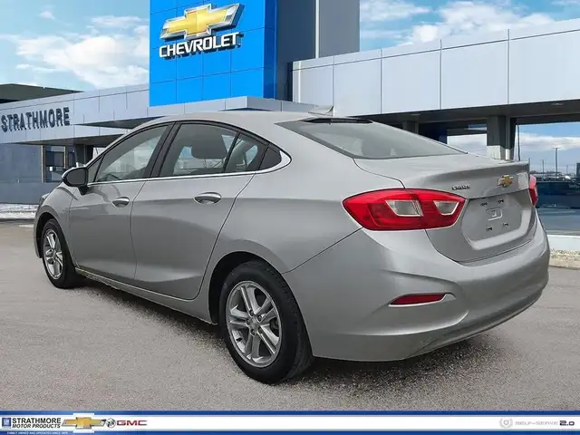 2017 Chevrolet Cruze in Cars & Trucks in Calgary - Image 5
