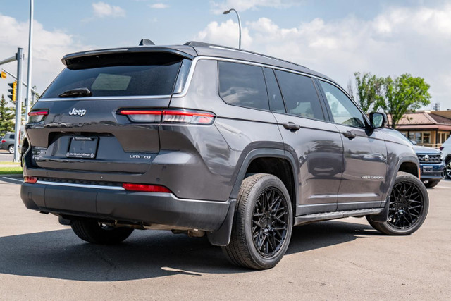 2022 Jeep Grand Cherokee L Limited in Cars & Trucks in Edmonton - Image 2