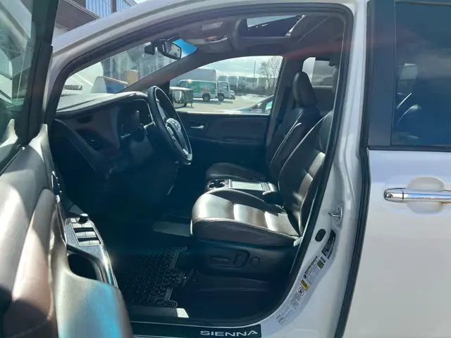 2017 Toyota Sienna XLE LIMITED AWD DUAL SUNROOF NAVI DVD BSM in Cars & Trucks in City of Toronto - Image 11