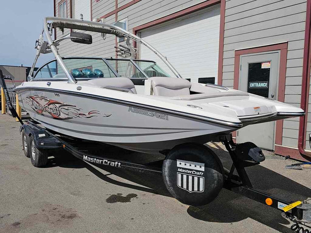  2006 Mastercraft XSTAR FINANCING AVAILABLE in Powerboats & Motorboats in Kelowna - Image 3