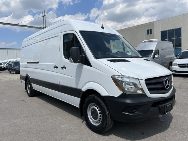 2017 Mercedes-Benz Sprinter Van Mercedes Sprinter 2500 - CARGO in Cars & Trucks in Oakville / Halton Region - Image 3