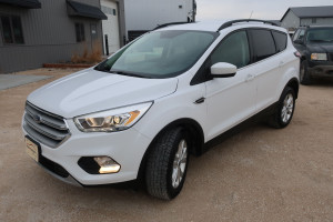 2018 Ford Escape SEL AWD 4 cyl SUV leather , NAV , backup camera , 4 season tires