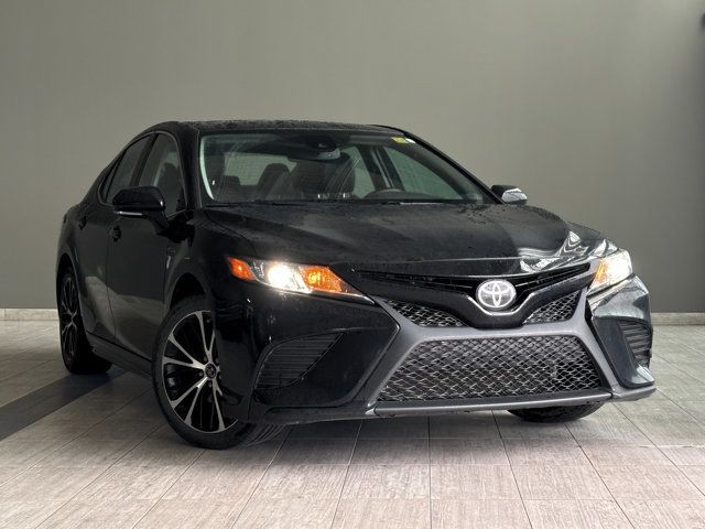 2020 Toyota Camry SE Upgrade | Softex | Moonroof in Cars & Trucks in Edmonton - Image 2