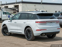 Sunroof! Impeccable exterior style, plush interior comfort, and active safety features make this Lin... (image 3)