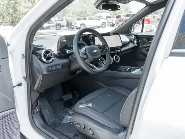 2025 Chevrolet Blazer EV LT- HD Surround Vision | Panoramic Sunr in Cars & Trucks in Markham / York Region - Image 10