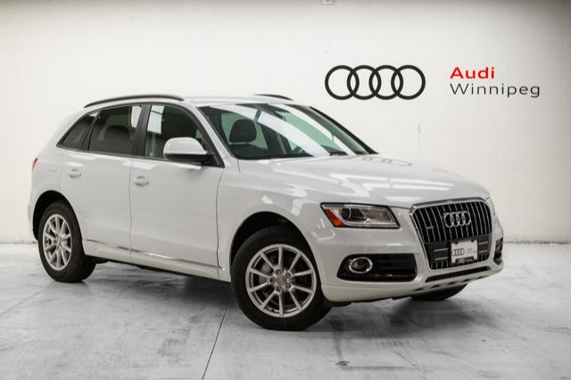 2014 Audi Q5 2.0L Komfort | Leather | Power Tailgate in Cars & Trucks in Winnipeg