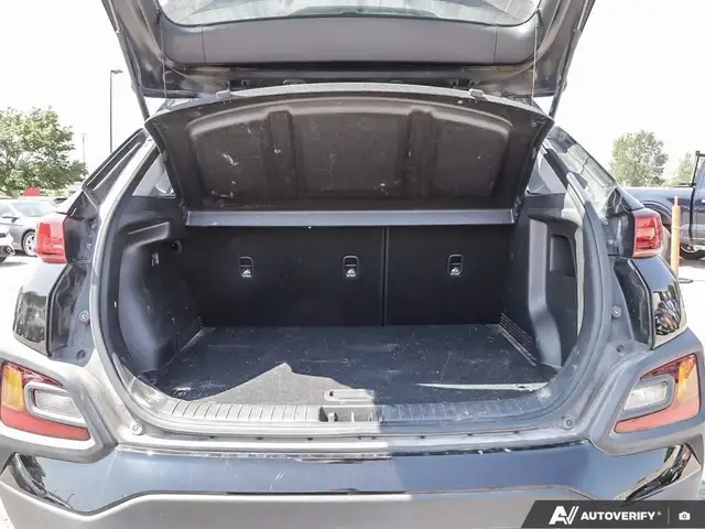 2020 Hyundai Kona 2.0L Essential low km | Apple carplay & And... in Cars & Trucks in London - Image 12