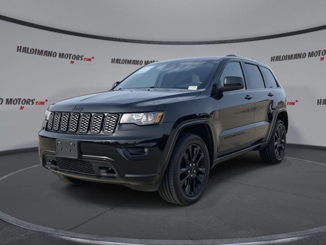 2021 Jeep Grand Cherokee Altitude in Cars & Trucks in Hamilton