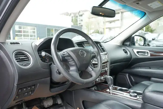 2016 Nissan Pathfinder Platinum | One Owner | 3.5L V6 | 260 HP in Cars & Trucks in Calgary - Image 13