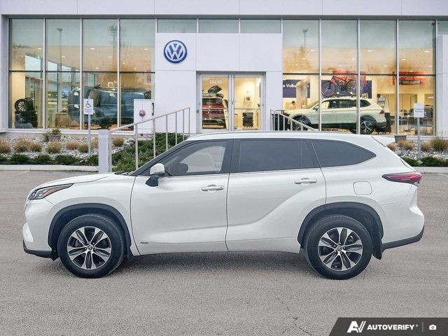 2022 Toyota Highlander Hybrid XLE in Cars & Trucks in Abbotsford - Image 2