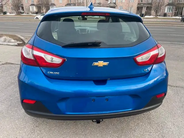 2017 Chevrolet Cruze 4dr HB 1.4L LT w/1SD in Cars & Trucks in City of Toronto - Image 4