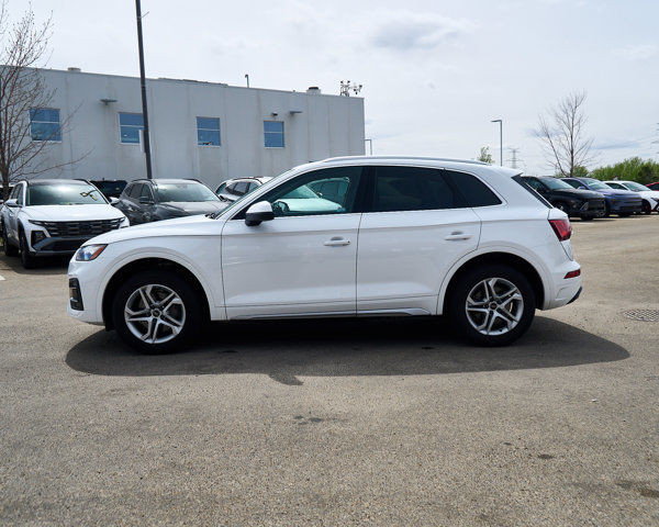 2021 Audi Q5 Komfort | Blindspot Monitor | Lane Departure in Cars & Trucks in Edmonton - Image 2