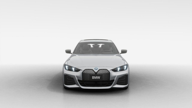 2025 BMW i4 eDrive35 Gran Coupe | Premium | M Sport | Freins M in Cars & Trucks in City of Montréal - Image 3
