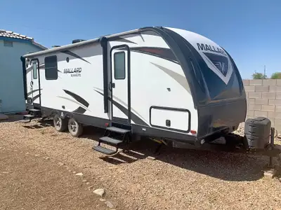 APPLY NOW: https://www.ridecollective.ca/get-pre-approved The 2018 HEATLAND MALLARD M25 30FT is a mi...