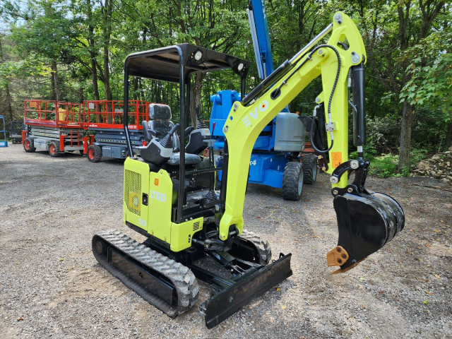 2 Ton Electric Mini Excavator - Zero Emission in Heavy Equipment in Hamilton - Image 3