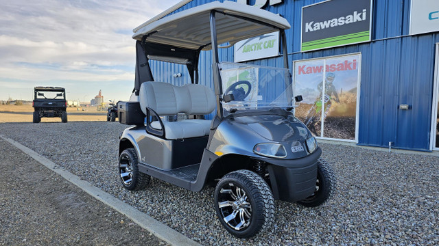 2023 E-Z-GO RXV FREEDOM EX1 GAS GOLF CART in ATVs in Swift Current - Image 2