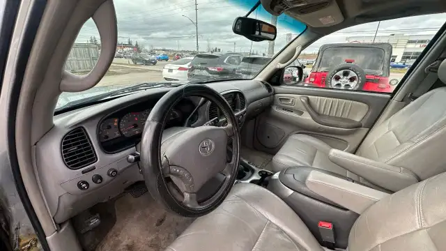 2004 Toyota Sequoia Limited*4X4*LEATHER*GREAT SHAPE*RELIABLE*AS  in Cars & Trucks in London - Image 11