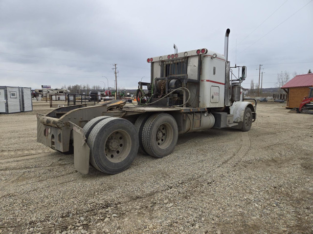 2002 Peterbilt T/A Sleeper Winch Truck Tractor 378 in Heavy Trucks in Calgary - Image 4