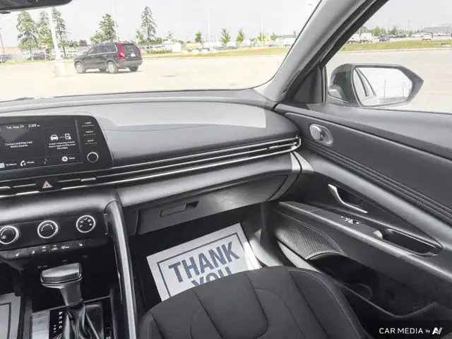 2022 Hyundai Elantra Preferred dans Autos et camions dans Région de Mississauga/Peel - Image 12
