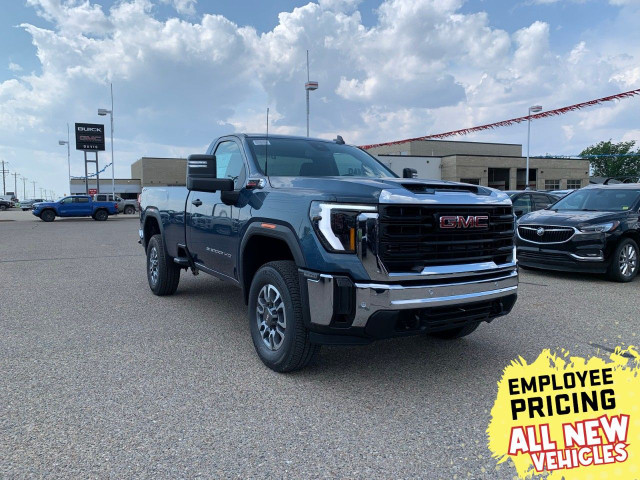 2025 GMC Sierra 3500HD in Cars & Trucks in Hamilton