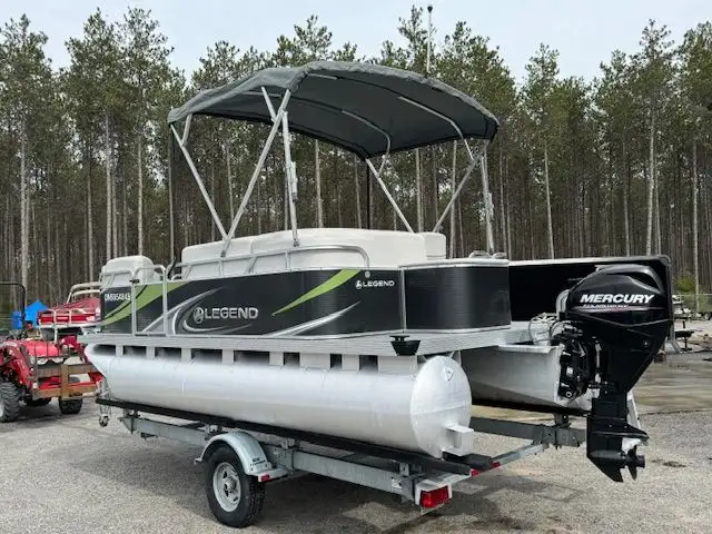 2017 17' LEGEND SPLASH PONTOON 30HP 4-STROKE in Powerboats & Motorboats in Peterborough - Image 16