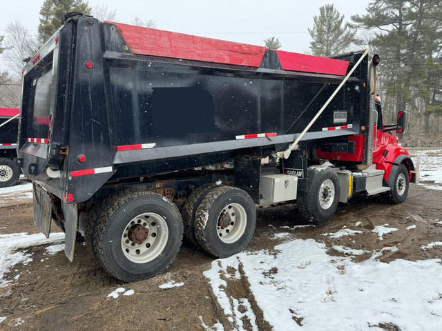 2020 Kenworth T880 Tri Axle Dump Truck with WARRANTY in Farming Equipment in Sudbury - Image 3