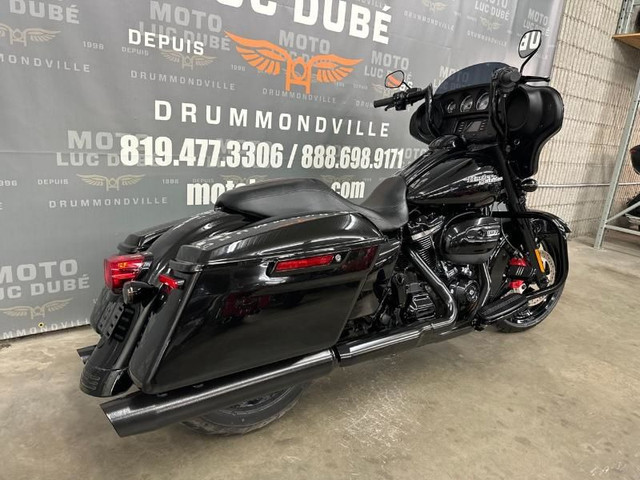 2017 Harley-Davidson FLHX Street Glide in Street, Cruisers & Choppers in Drummondville - Image 4