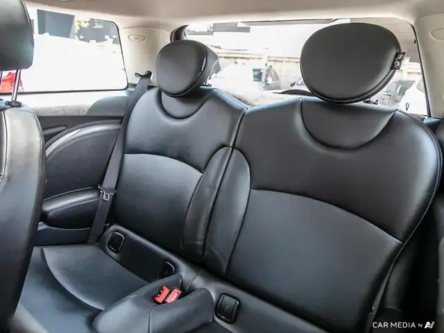 2013 MINI Cooper Hardtop 2dr Cpe *6-Speed Manual* dans Autos et camions dans Ville de Toronto - Image 24