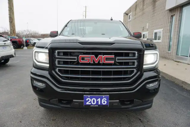 2016 GMC Sierra 1500 in Cars & Trucks in Oakville / Halton Region - Image 3