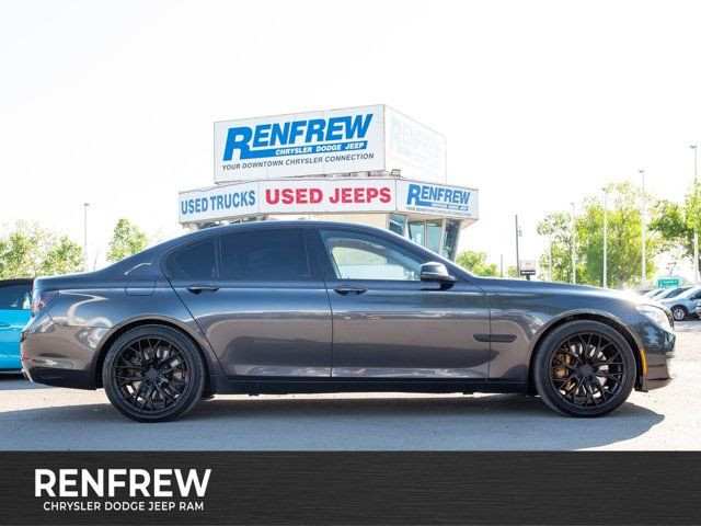 2014 BMW 7 Series AWD Twin-Turbo V8, Sunroof, Harman/Kardon in Cars & Trucks in Calgary