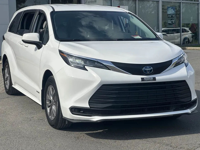 Toyota Sienna LE TA 8 places 2021 à vendre in Cars & Trucks in City of Montréal - Image 3