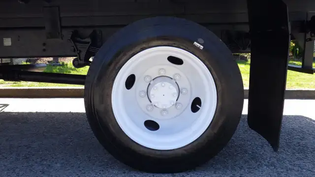 2006 Ford F650 16 Foot Flat Deck in Cars & Trucks in Delta/Surrey/Langley - Image 74