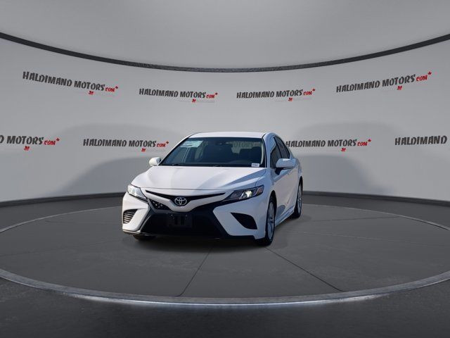 2020 Toyota Camry SE in Cars & Trucks in Hamilton - Image 3
