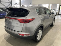 // JAMAIS ACCIDENTÉ! // // UN SEUL PROPRIÉTAIRE // Le Kia Sportage 2018 LX**MAGS**CAMERA RECUL**A/C*... (image 2)