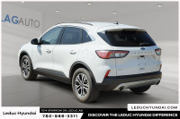 2020 Ford Escape SEL Oxford White 8-Speed Automatic Leduc Hyundai is Leduc's pre-owned Hyundai desti... (image 3)