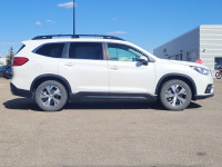 Low Mileage, Captain's Chairs, Sunroof, Heated Seats, Power Tailgate, Blind Spot Assist! At Subaru E... (image 7)
