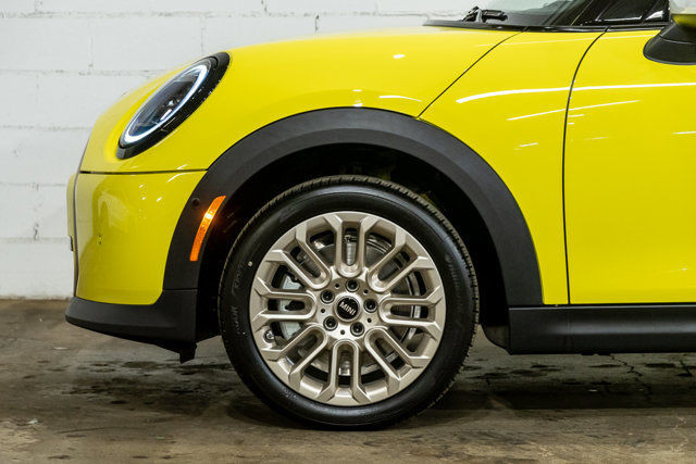 2025 MINI 3 Door Cooper S | Premier | Style Favoured | Volant in Cars & Trucks in City of Montréal - Image 4