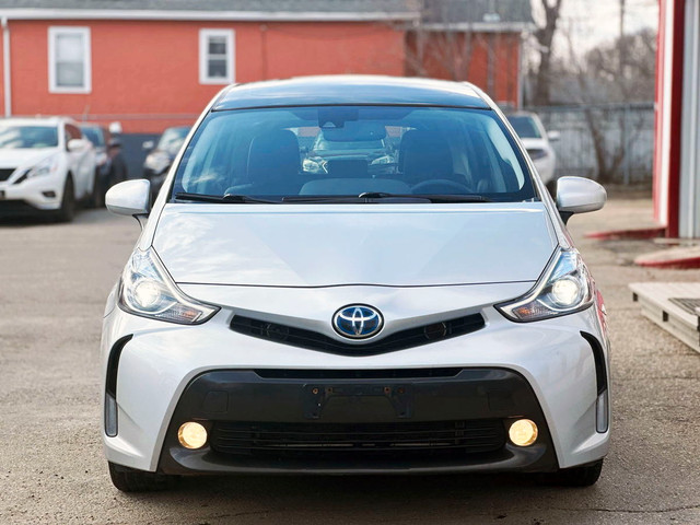 2016 Toyota Prius v Hybrid in Cars & Trucks in Regina - Image 3