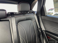 This Ford Escape has a dependable Gas/Electric I-4 2.5 L/152 engine powering this Variable transmiss... (image 9)