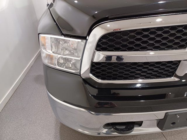 2022 Ram 1500 Classic SLT 4x4 | Nav | Park Assist | Box Liner in Cars & Trucks in Regina - Image 4