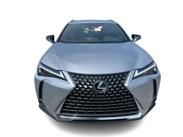 2025 Lexus UX UX 300h / luxe / camera / cuir / bluetooth Bien Éq in Cars & Trucks in Laval / North Shore - Image 4