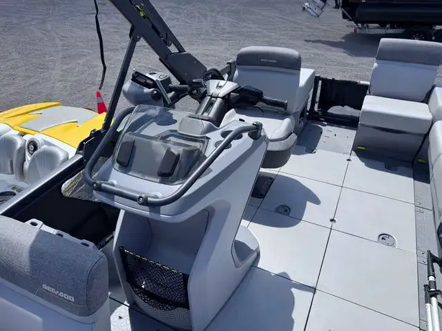 2023 Sea-Doo Switch Cruise 18' - 230HP in Sport Touring in Norfolk County - Image 9