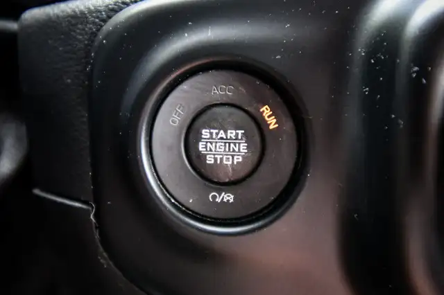 2018 Jeep Wrangler Unlimited Sahara • HEATED SEATS/STEERING • NA in Cars & Trucks in Cornwall - Image 17