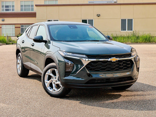 2025 Chevrolet Trax LS in Cars & Trucks in Strathcona County - Image 2
