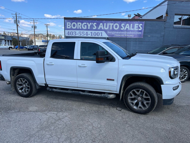 2018 GMC Sierra 1500 4WD Crew Cab 143.5" SLT in Cars & Trucks in Calgary