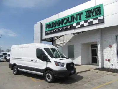 V6 GAS ENGINE, AUTO TRANS, A/C, AM/FM STEREO WITH BLUETOOTH & BACKUP CAMERA, BUCKET SEATS WITH ARMRE...